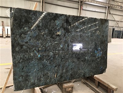 لیبراڈورائٹ بلیو گرینائٹ